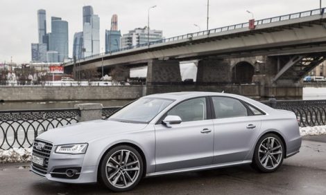 Авто с Яном Коомансом: тест-драйв Audi S8 Plus