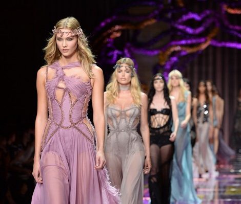 Style Notes: показ Atelier Versace в рамках Недели haute couture в Париже