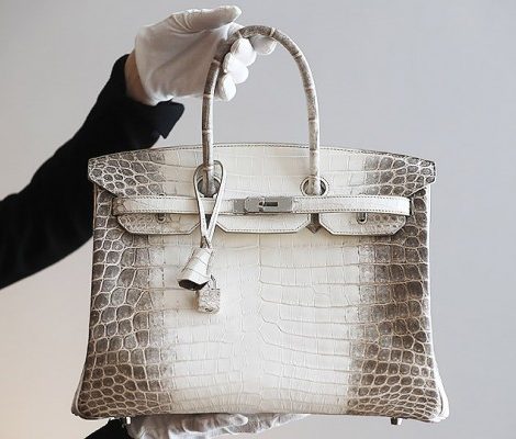 Красная цена: сумка Hermès Birkin продана на аукционе в Гонконге за рекордную сумму