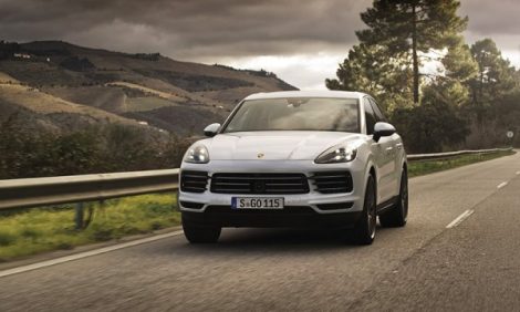 Авто с Яном Коомансом. Новый Porsche Cayenne: три — счастливое число?