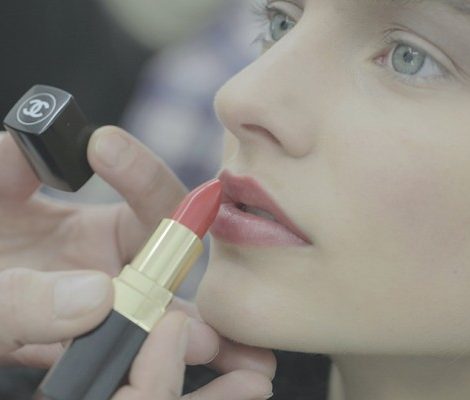 Total Beauty: уроки макияжа с недавнего показа Chanel Haute Couture