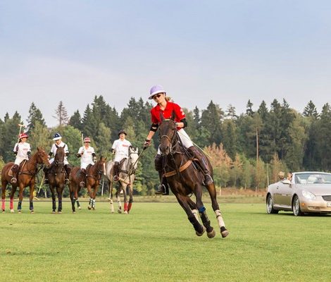 Играем в поло с Аленой Чеховой: лето в Moscow Polo Club как самый эффективный способ понять психологию успешных людей