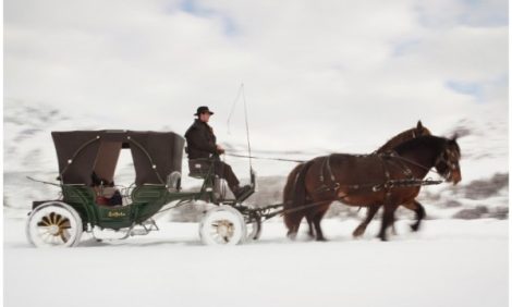 Travel News: прогулка в карете Hermès от отеля Les Airelles в Куршевеле