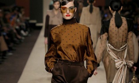 Последняя коллекция Лагерфельда для Fendi и современная готика на шоу Prada