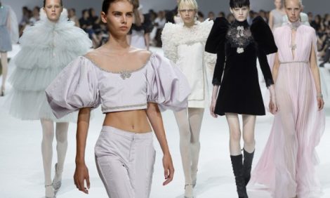 Style Notes: бренд Giambattista Valli представил новую коллекцию в Париже