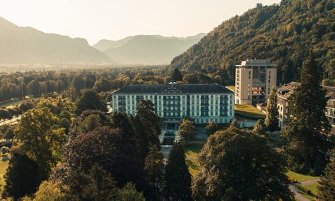 Куда поехать летом: швейцарский Grand Hotel Quellenhof открылся после реновации