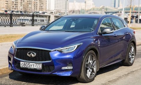 Авто с Яном Коомансом: обзор Infiniti Q30 Sport