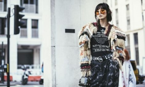 Street Style: уличный стиль на Неделе моды в Лондоне