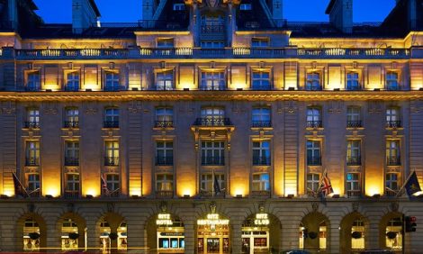 Куда поехать на Новый год: рождественская сказка в The Ritz London