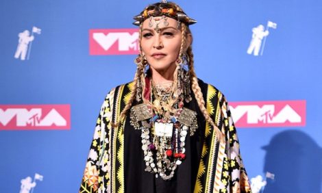 Лучшие образы с ковровой дорожки MTV VMA 2018