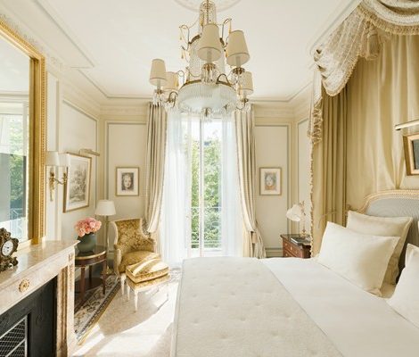 Summer Time: знаменитый отель Ritz Paris открылся после реновации… и снял в честь этого фильм!