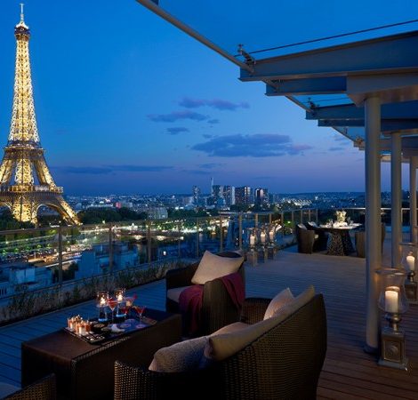 Travel News. Летняя терраса La 8 Iéna в Shangri-La Hotel, Paris