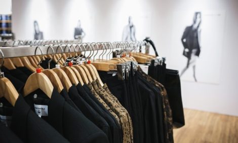 Style Notes: столичные модницы в образах Uniqlo х Carine Roitfeld