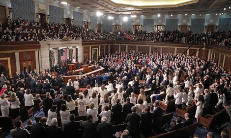 Фото дня: женщины в белом против мужчин в черном на выступлении Трампа в Конгрессе