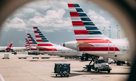 Пассажира без маски сняли с рейса American Airlines в Нью-Йорке