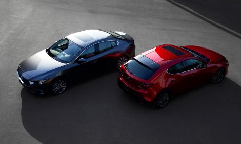 Авто с Яном Коомансом: обзор Mazda&nbsp;3&nbsp;— мал, да удал