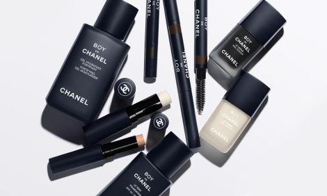 Линейка мужского макияжа Chanel пополнилась лаком для ногтей и другими новинками