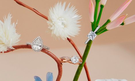 Часы & Караты: De Beers и независимые ювелиры выпустили коллекцию помолвочных колец