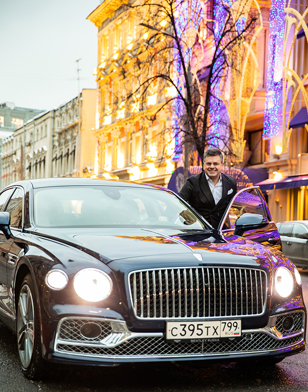 Константин Андрикопулос и Bentley Flying Spur