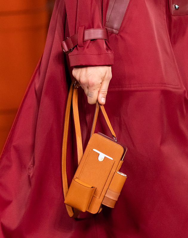 Макияж и аксессуары на показе Hermès осень-зима 2021