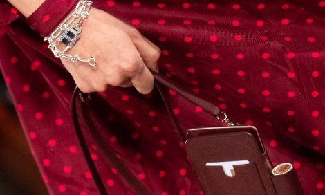 Макияж и аксессуары на показе Hermès осень-зима 2021