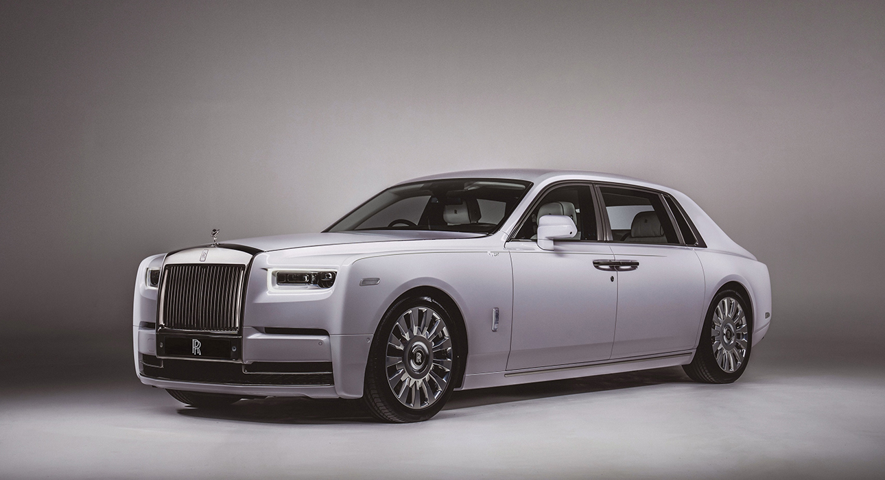 Rolls-Royce Motor Cars представляет уникальный Phantom Orchid, созданный в коллаборации с художницей Хелен Эми Мюррей специально для рынка Сингапура