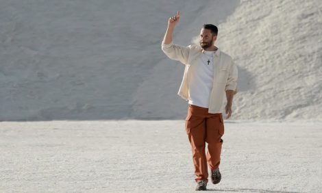 Style Notes: показ коллекции Jacquemus Le&nbsp;Papier в&nbsp;природном парке Камарг на&nbsp;юге Франции