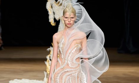 &laquo;Метаморфозы&raquo; Овидия в&nbsp;кутюрном шоу Iris van Herpen осень-зима 2022/23