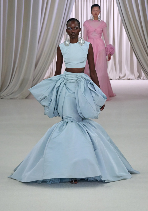 Кутюрная коллекция Giambattista Valli — ода эскапизму