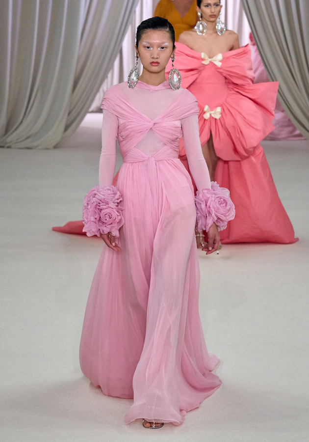 Кутюрная коллекция Giambattista Valli — ода эскапизму