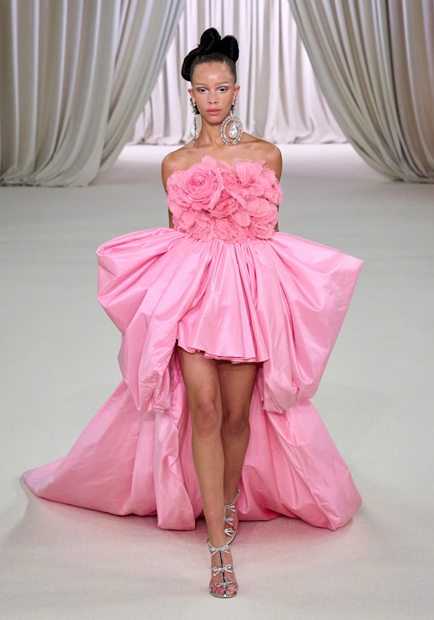 Кутюрная коллекция Giambattista Valli — ода эскапизму