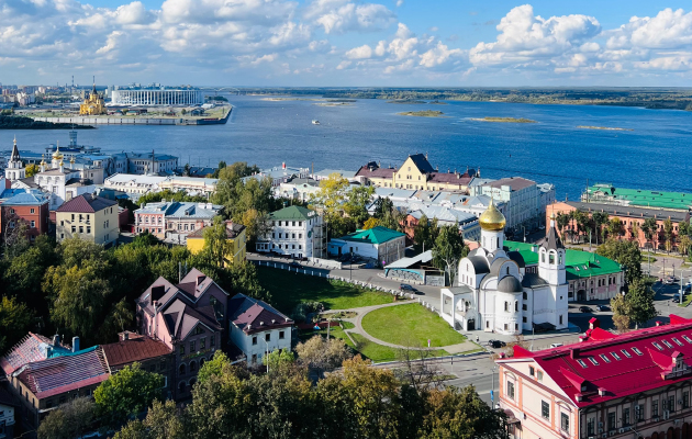 Travel-дайджест: винные дегустации под огненные закаты на Мальдивах, авторская французская кухня в парижском Ritz и «Османский хаммам» в Дубае