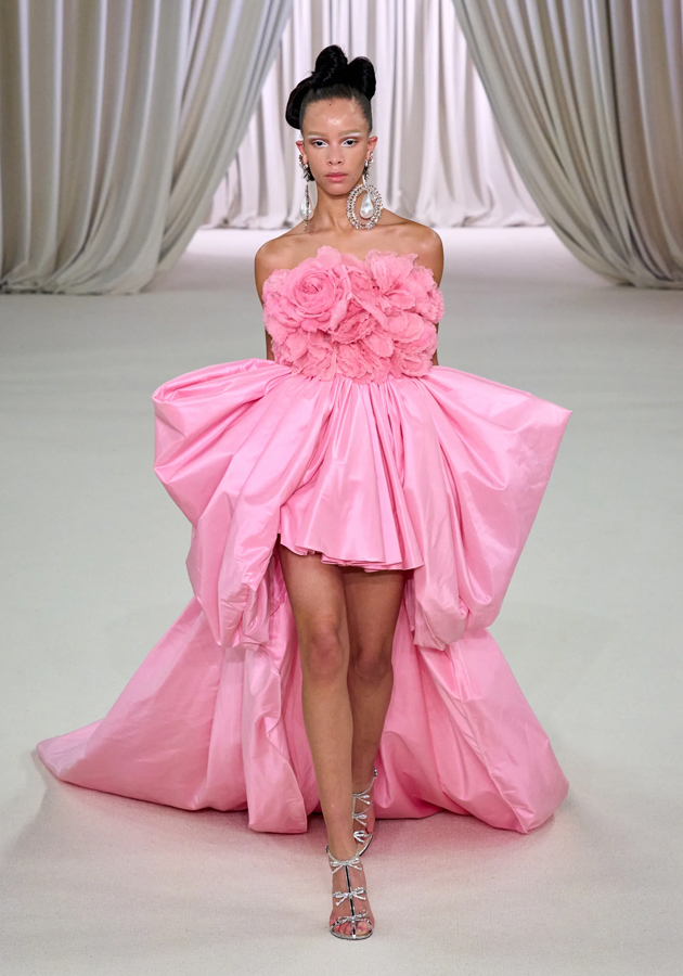 Giambattista Valli, весна 2023 г.