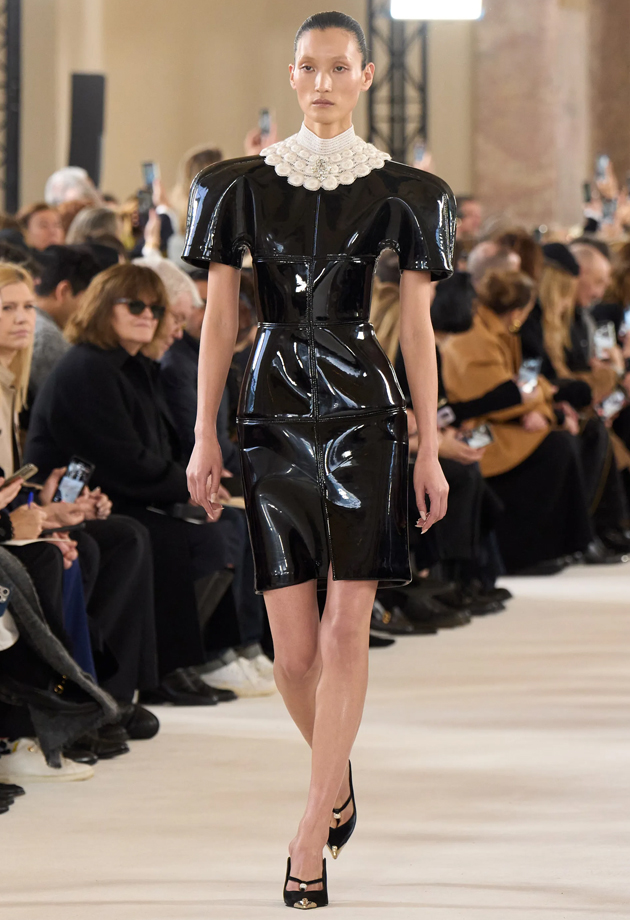 Style Notes: кутюрный показ Schiaparelli весна 2024