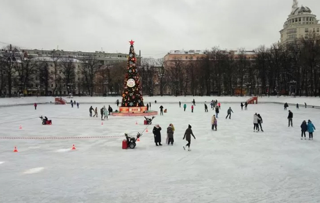 Каток на Патриарших прудах