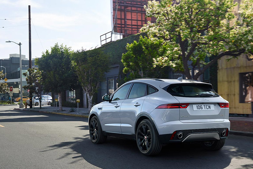 Jaguar E-Pace: самая выгодная покупка сезона