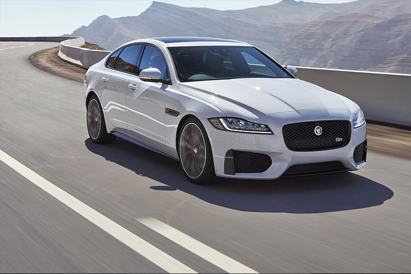 Авто с Яном Коомансом: тест-драйв Jaguar XF