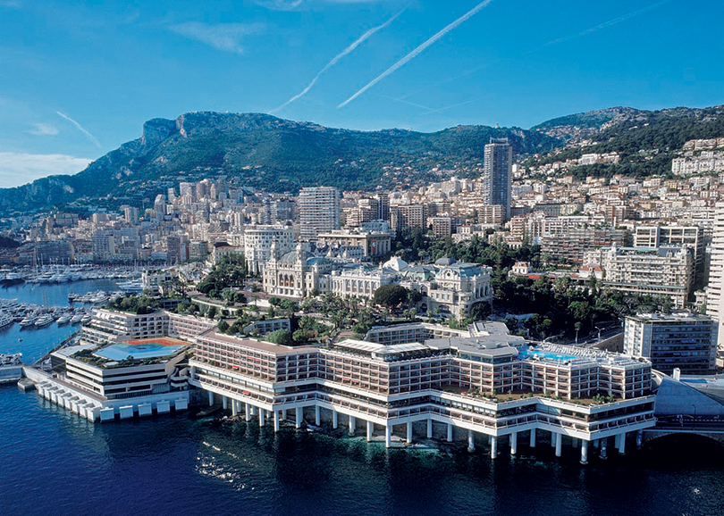 Pop-up клуб Nikki Beach на крыше отеля Fairmont Monte Carlo