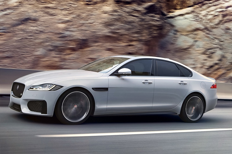 Авто с Яном Коомансом: тест-драйв Jaguar XF