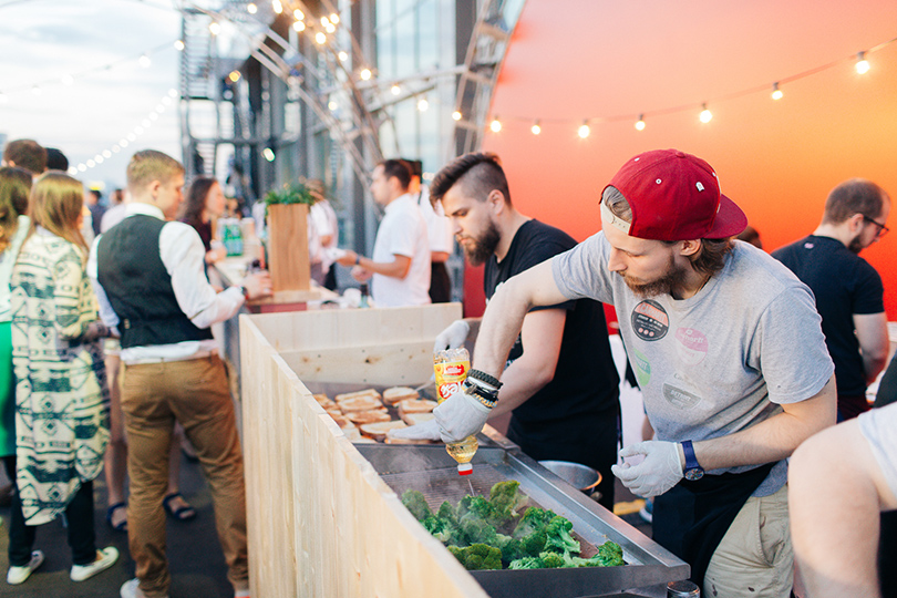 Светская хроника: вечеринка Simple Pleasures Rooftop Party