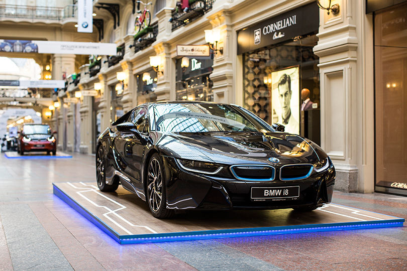 Юбилейная экспозиция BMW в ГУМе: BMW i8