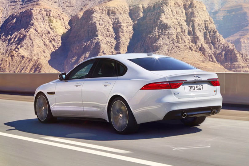 Авто с Яном Коомансом: тест-драйв Jaguar XF