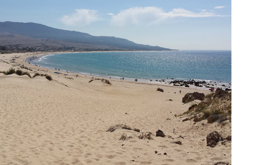 Испанский пляж: Playa de Bolonia, что в Тарифе