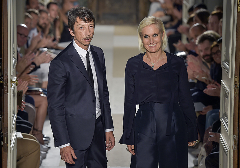 Пьерпаоло Пиччоли и Мария Грация Кюри на июньском показе Valentino на Paris Men's Fashion Week, коллекция сезона весна-лето 2017.