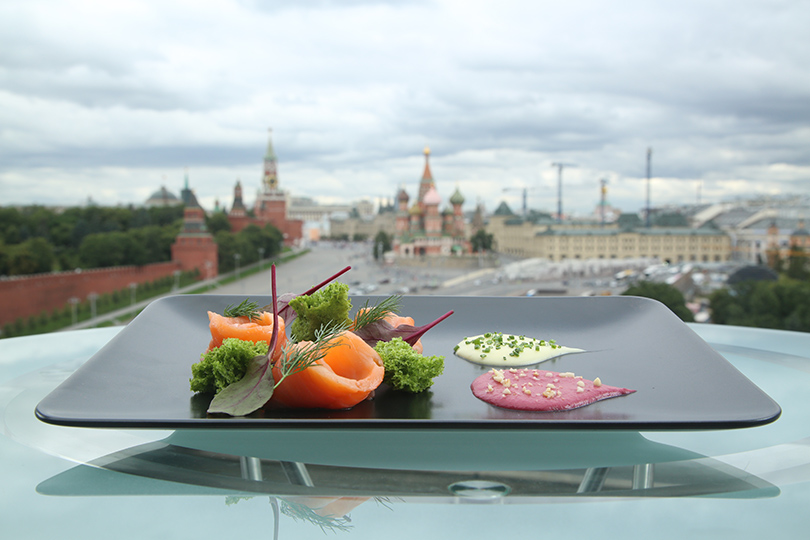 Summer Time: путешествуем внутри Москвы — самое интересное в отелях столицы в августе