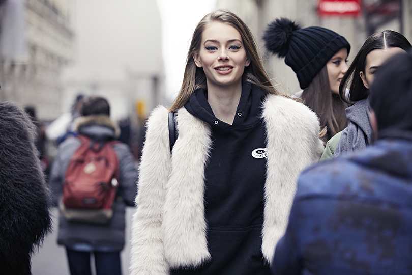 Street Style: эксклюзивные фотографии с третьего дня Недели Haute Couture в Париже в объективе Ино Ко