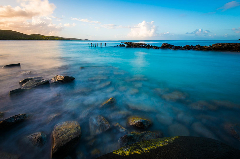 Пляж Flamenco Beach расположился на небольшом тропическом острове Кулебра, в 27 километрах к востоку от Пуэрто-Рико, и простирается на мили белого кораллового песка, окруженного зелеными холмами