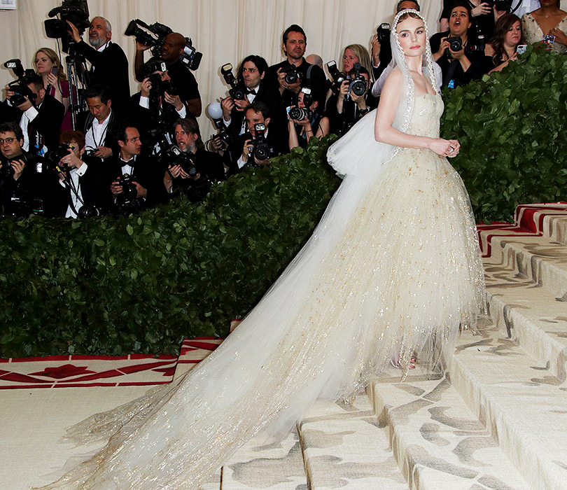 Самые яркие образы ковровой дорожки Бала Института костюма (Met Gala 2018). Кейт Босуорт в Oscar de la Renta