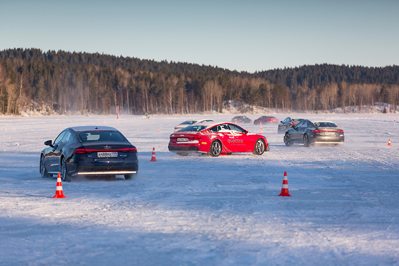 Cars with Jan Coomans. Audi Quattro Winter Experience: A7 and Q8 on ice