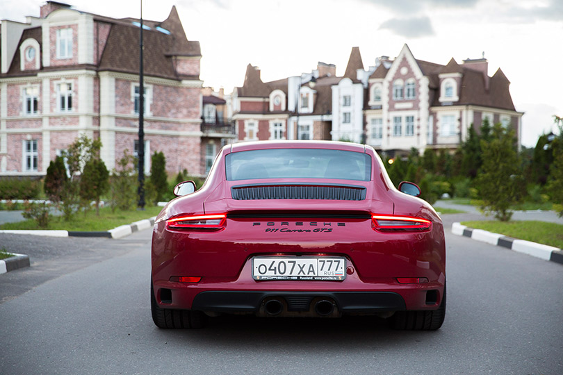 Cars with Jan Coomans. Porsche 911 Carrera GTS review